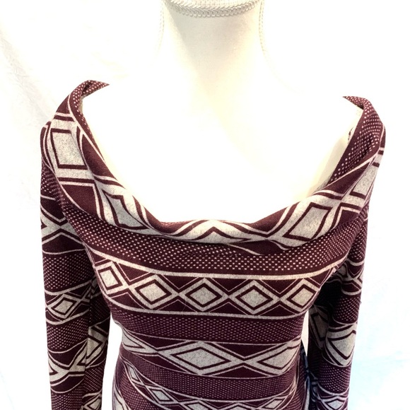 Elegant Burgundy Patterned Women's Sweater Dress Warm but Light weight Sweater - Picture 4 of 9
